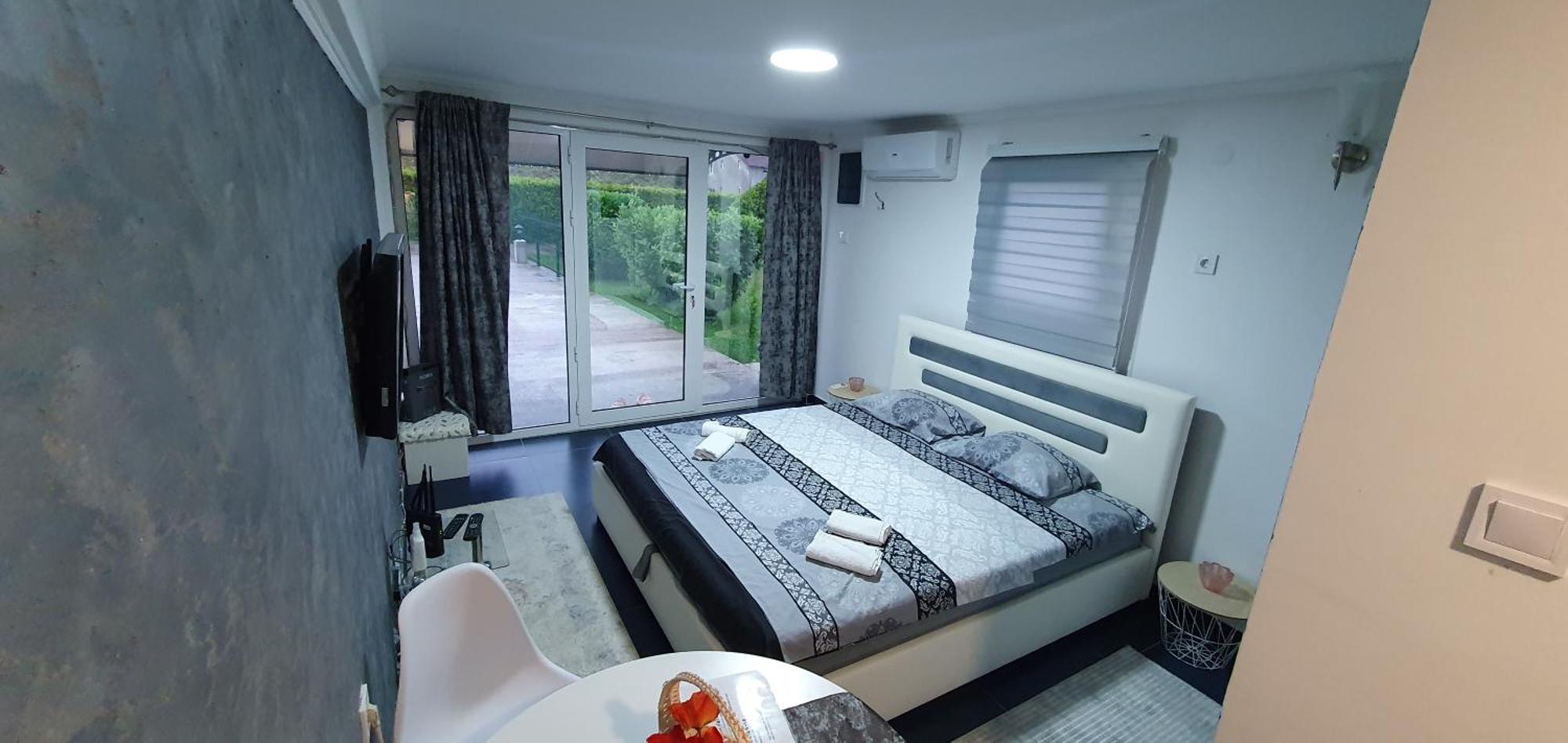 Cozzy Apartment Near The Aiport Podgorica Mitrovici  المظهر الخارجي الصورة