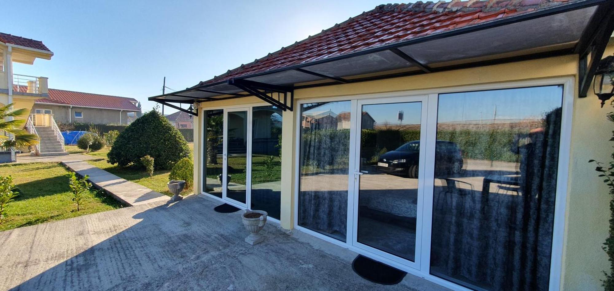 Cozzy Apartment Near The Aiport Podgorica Mitrovici  المظهر الخارجي الصورة